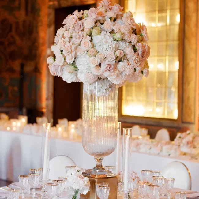 Glamourous wedding on lake Como